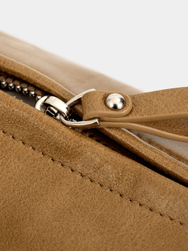 18 Star stud cylinder bag
