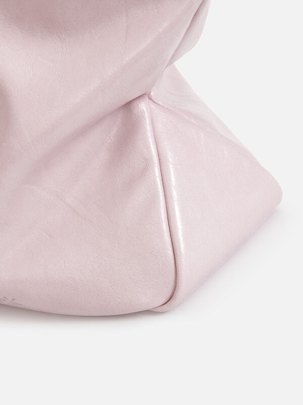 5 Sweet Rivet Tote